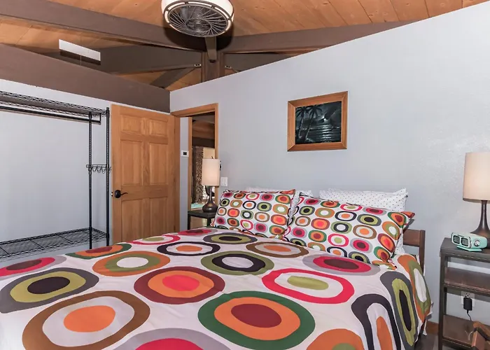 Glass House Elk Rim Holiday home Pine