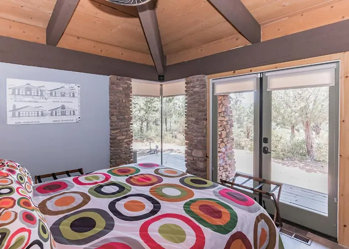 Glass House Elk Rim * Pine