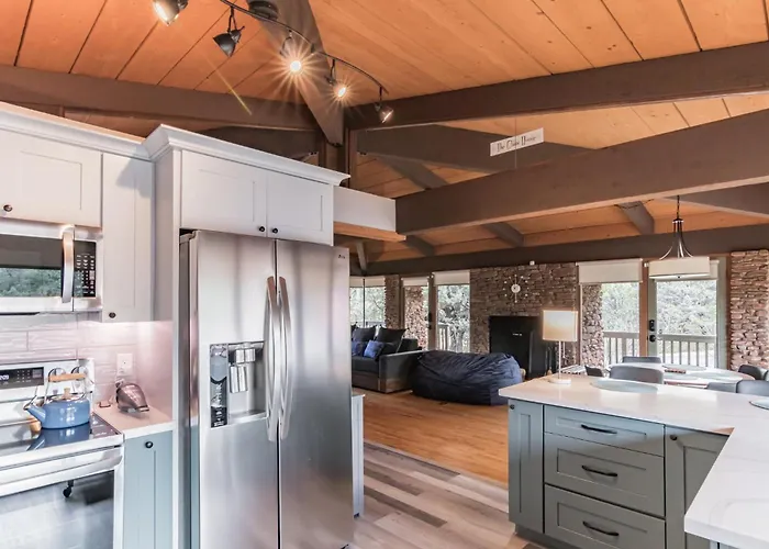 Glass House Elk Rim